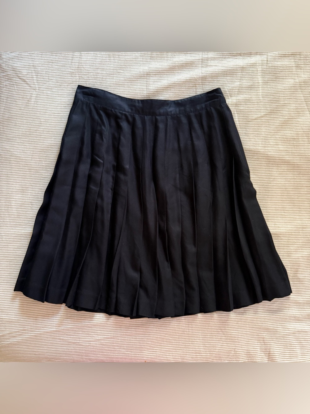 Vintage Black Pleated Women's Skirt - Classic A-Line